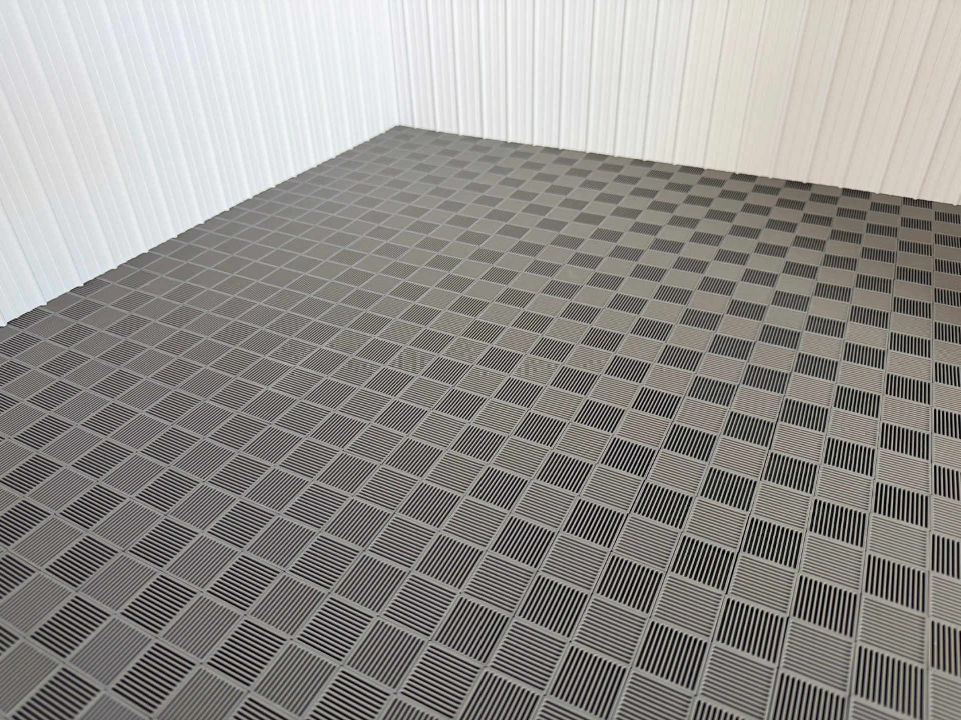 openLOCK garage floor tile