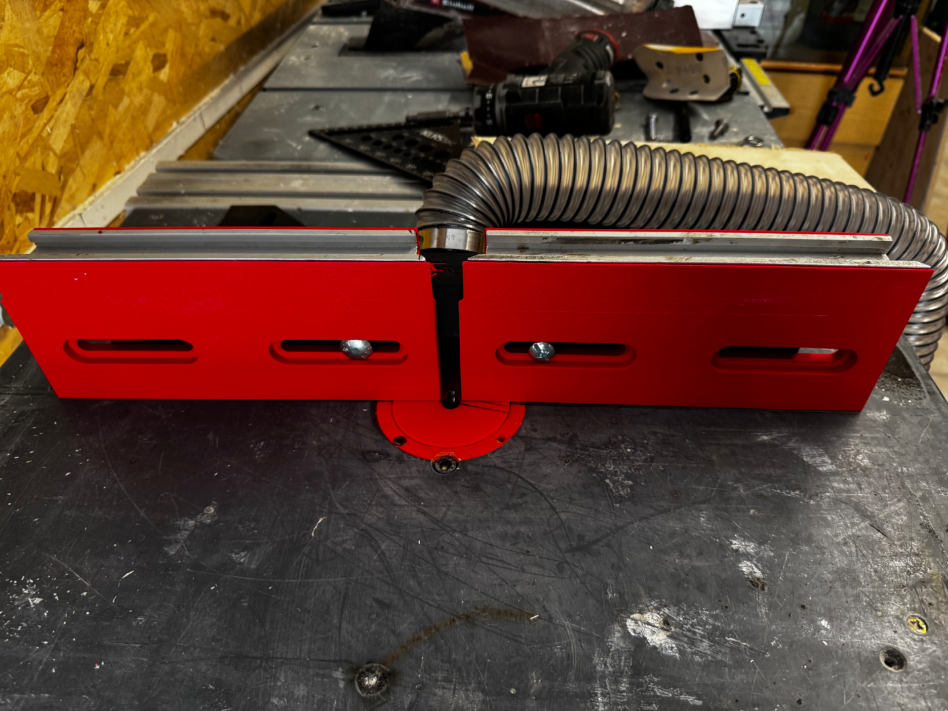 Router fence and vacum