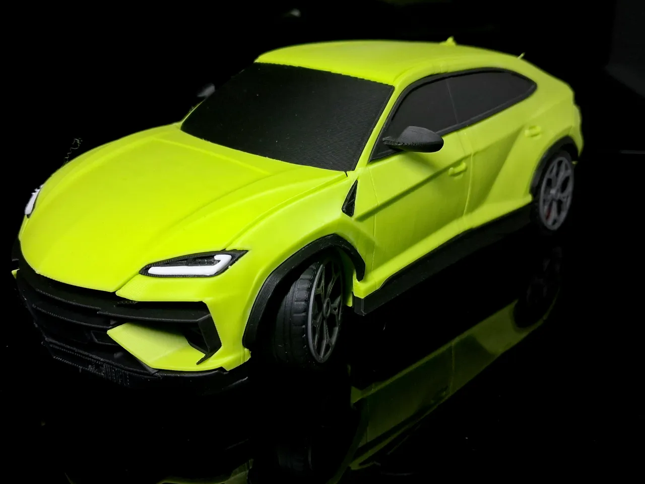 Lamborghini Urus 1/24 No Ams Steering Car Model view 4