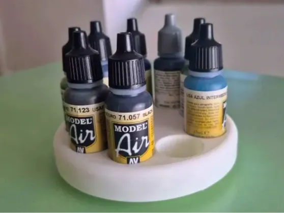 Airbrush spinning table with 608 bearing