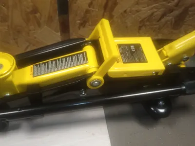 Rolling jack accessory holder