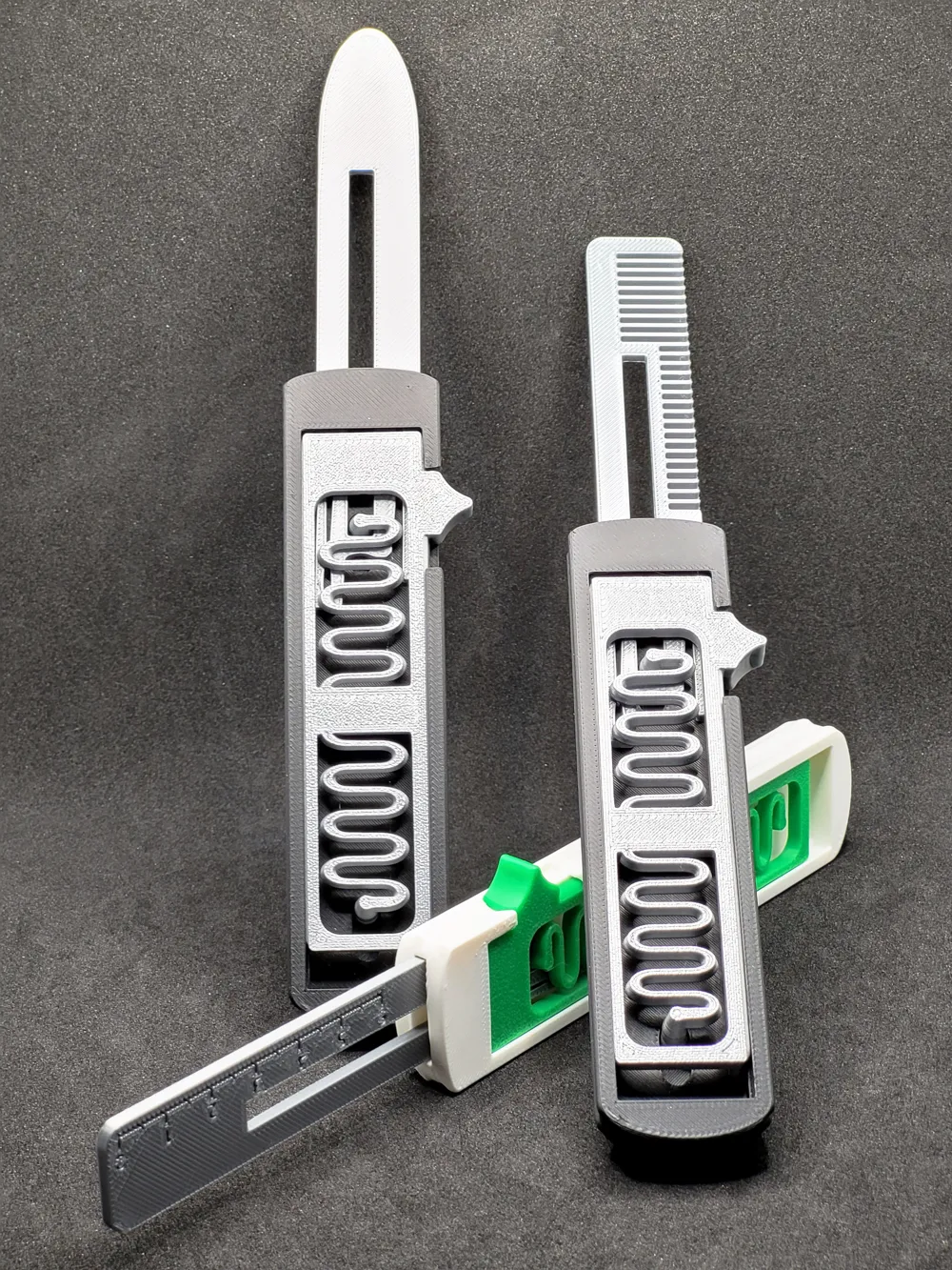 Özel Tasarım Çok Fonksiyonlu Alet: Ölçer, Çelik Katlanabilir Bıçak ve Tarak Süs