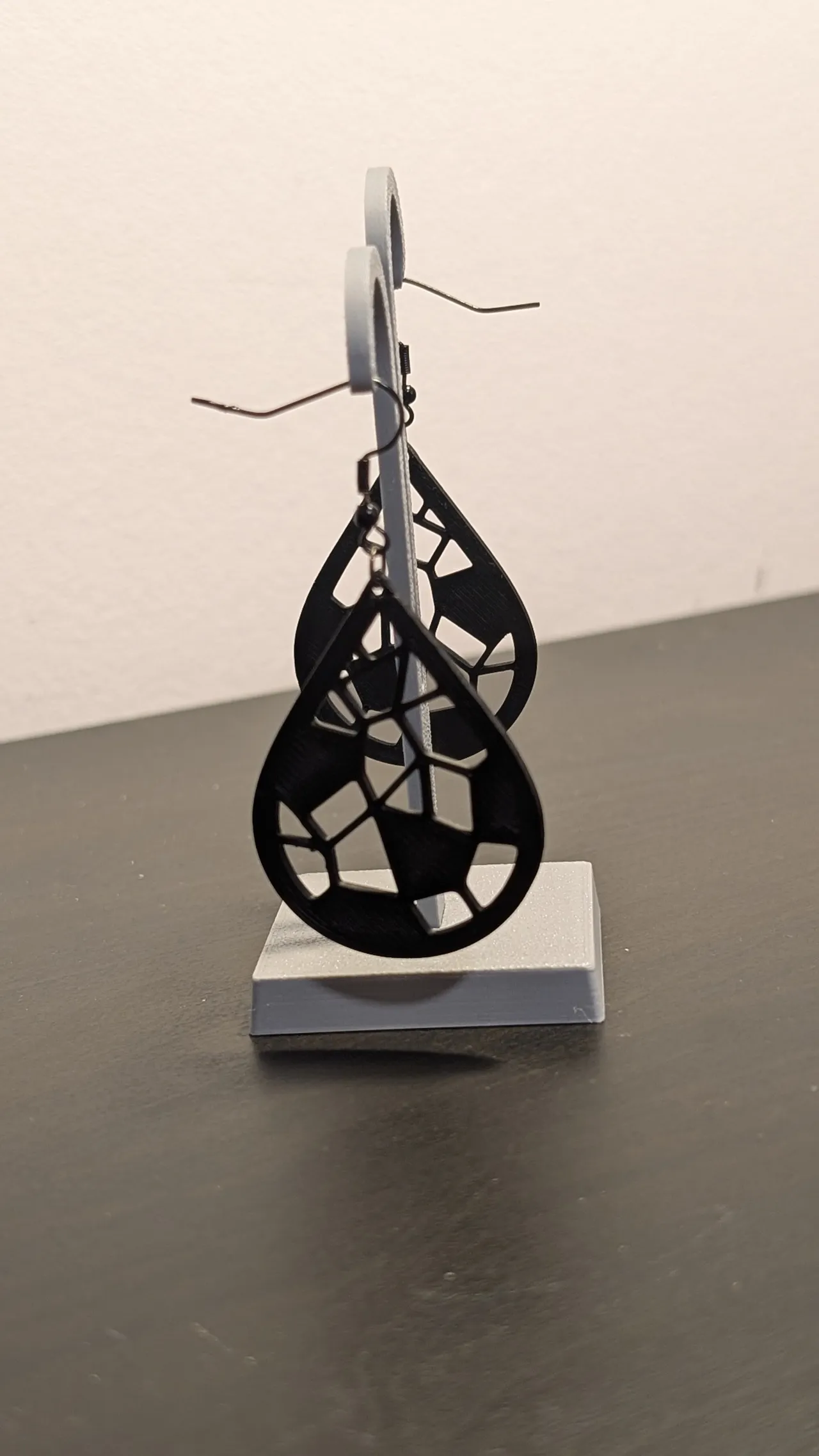 Chic Voronoi Earrings - Tear Polygons view 2