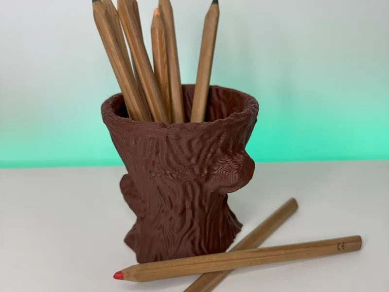 pencil holder / plant container in wood look
