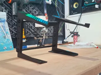 [REMIX] Self-adjusting height DJ laptop stand