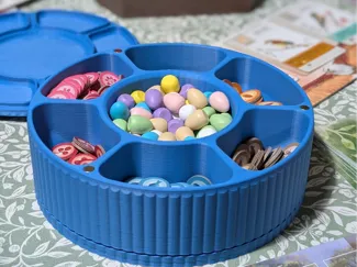 Spinning Board Game Token Storage with Lid