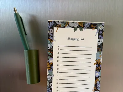 Pen/pencil magnetic holder