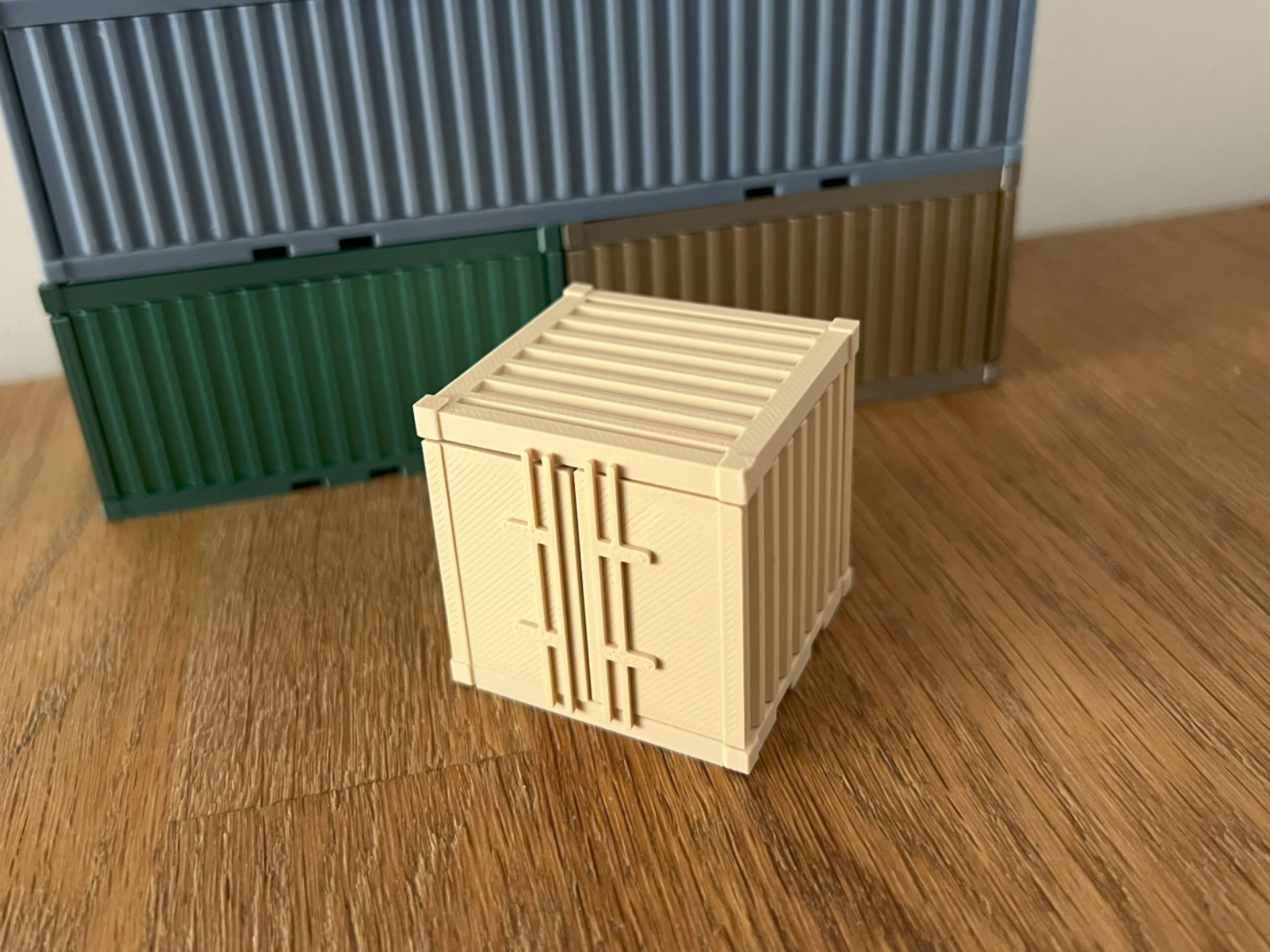 smooth door/backside container 1/64 diorama garage