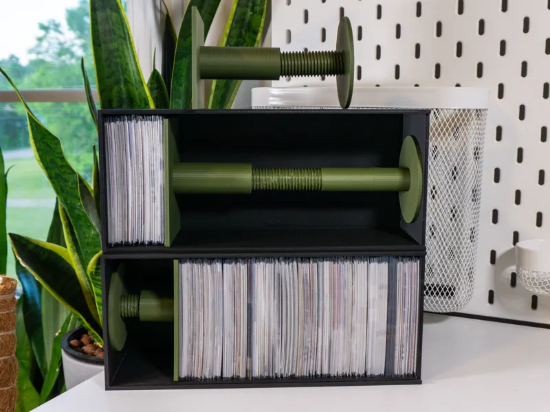 Card Screw Holder for Trading Cards