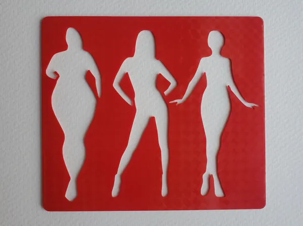 Set de pochoirs silhouettes féminines