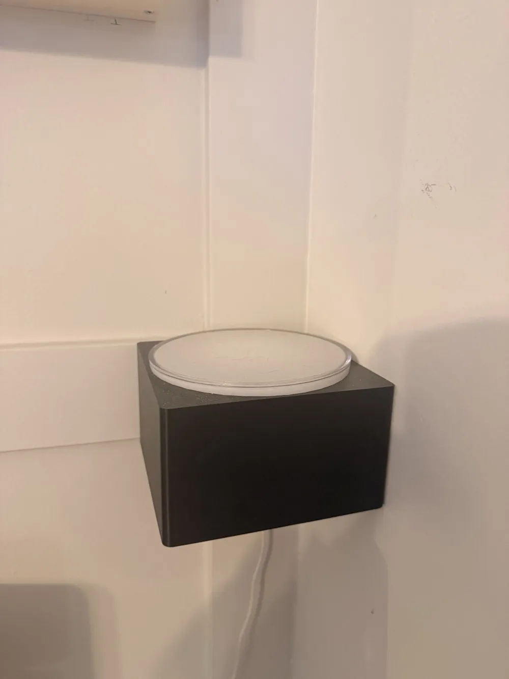 Philips Hue Go Wall Holder – Modern Floating Mount - Free 3D Print ...