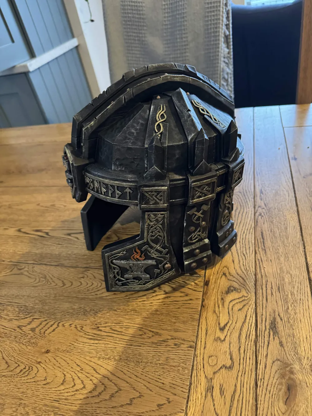 Helmet - Legendary Dwarves [Portable] - Free 3D Print Model - MakerWorld