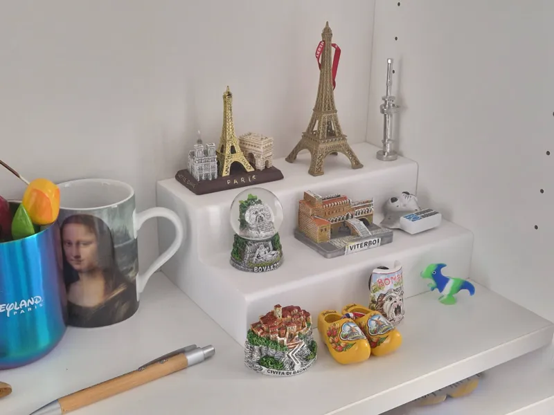 Espositore Porta-Souvenir a gradini
