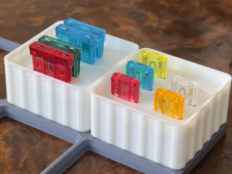 Fuse Holder Inserts for Corrugated Gridfinity