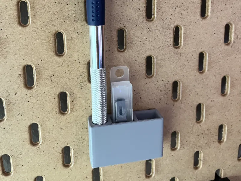 SKADIS precision knife holder