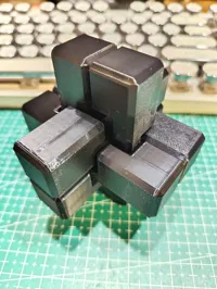鲁班锁（七孔避让锁）