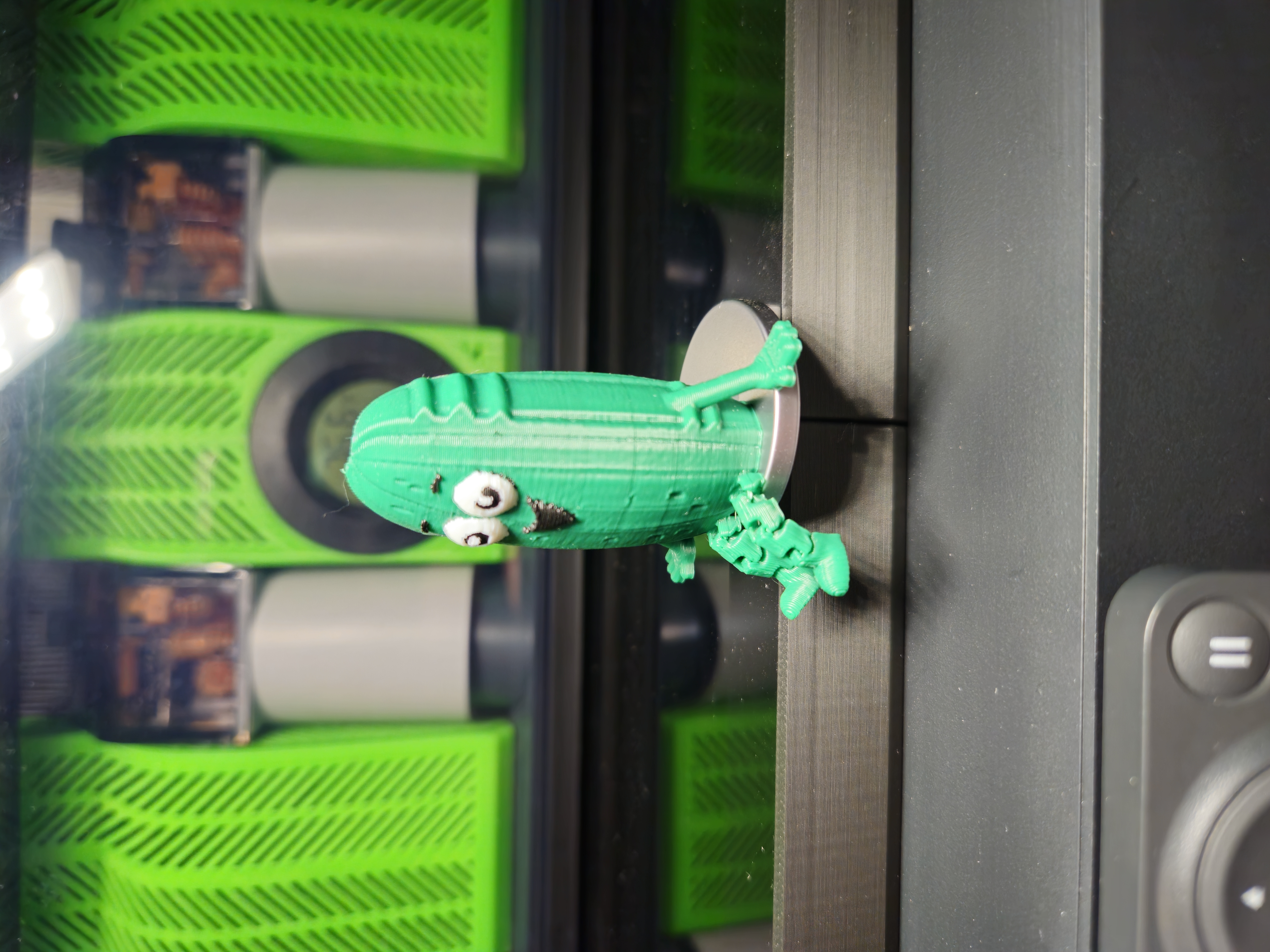 Miniatura 1 do modelo 3D Pickle Articulating Buddy