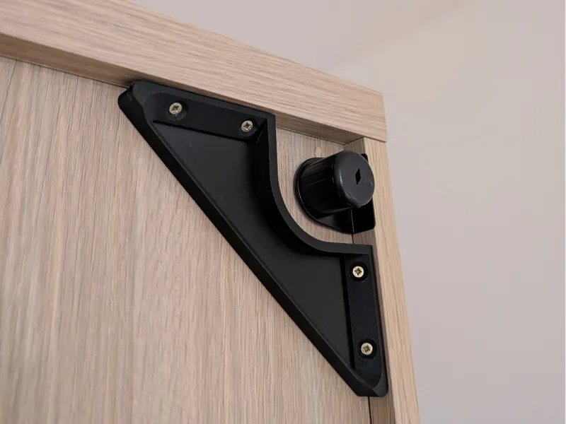 Corner brace for IKEA Besta cabinet
