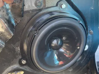 Nissan Speaker adapter for 6.5inch speakers.