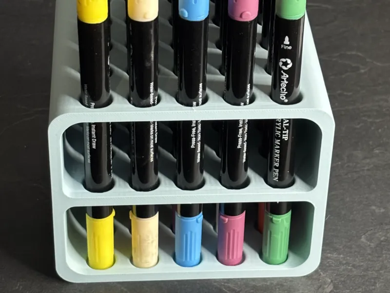 Acryl Marker Holder with mittle bridge