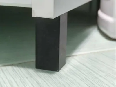 Simple cabinet leg