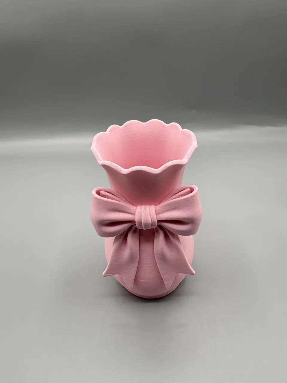 Coquette Bow Vase view 3