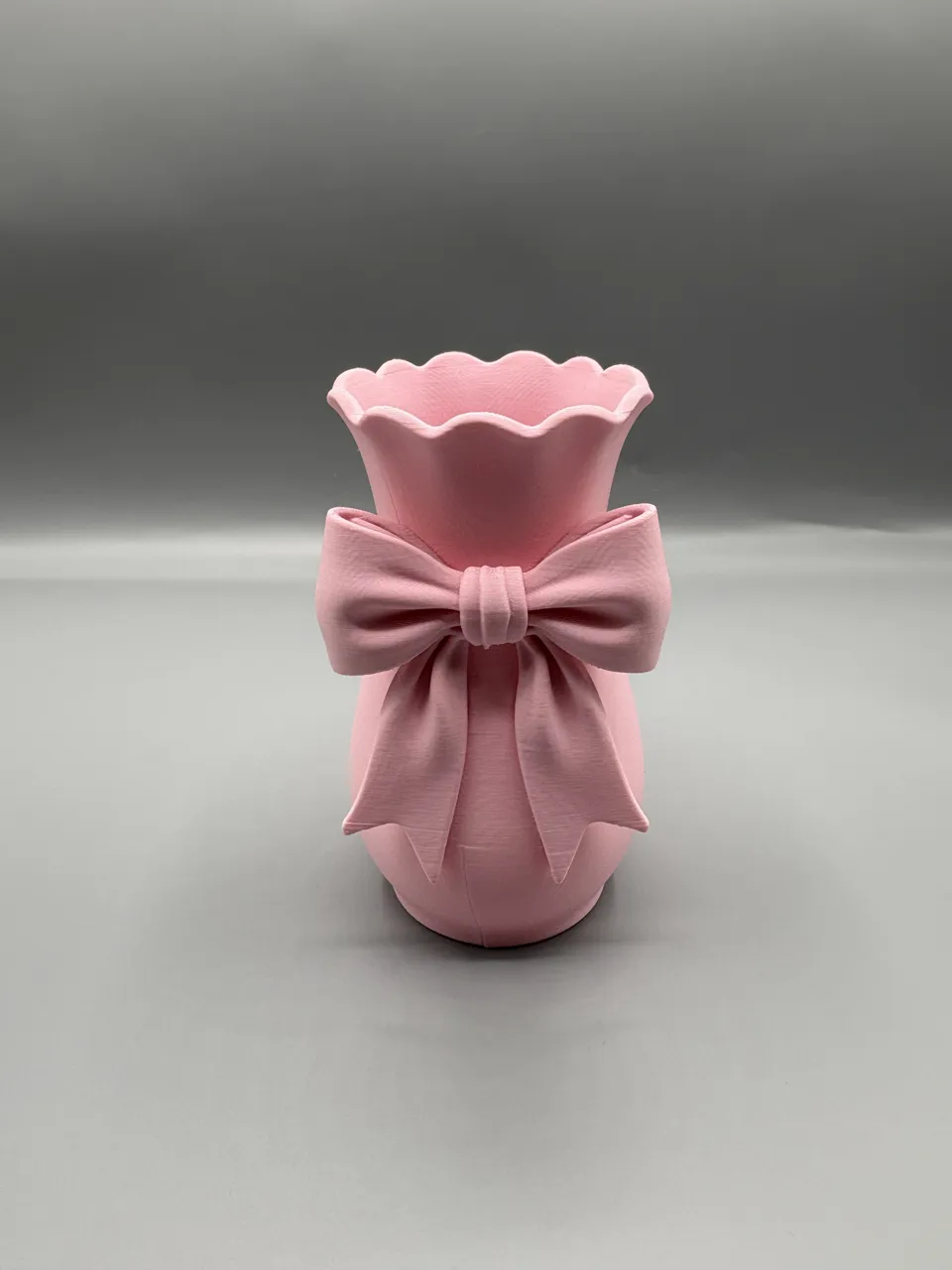 Coquette Bow Vase view 2