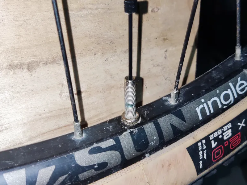Bicycle tire sealant gauge presta valve
