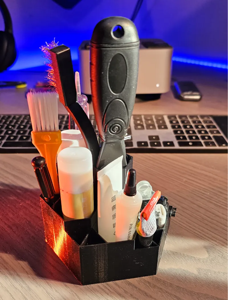 Hexagonal desk organizer