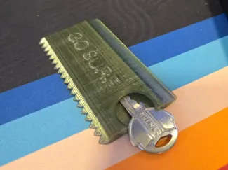 Key Holder & Wax Scraper – 2-in-1 for Surfers