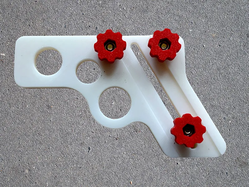 Edge cutting scraper.