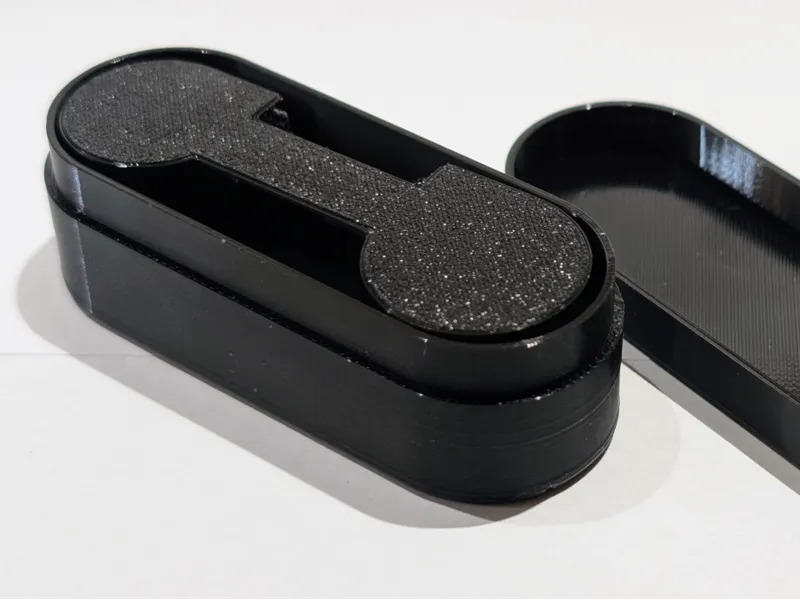 Minolta 16 film cartridge - Case
