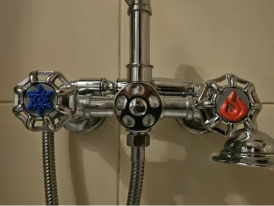 Water symbols hot and cold, fire and ice