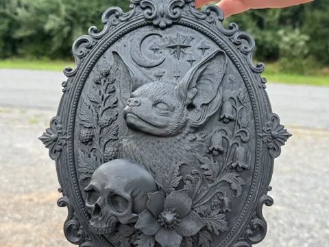 Marco decorativo: Bat and Skull Frame — referencia de MakerWorld