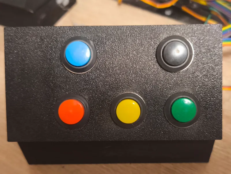 box for 16 mm buttons