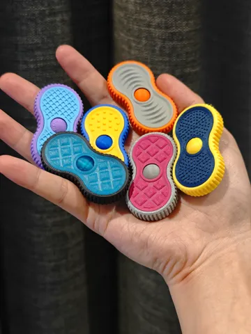 Objeto manipulable: NICE FIDGET-1.0 — vista de referencia 4
