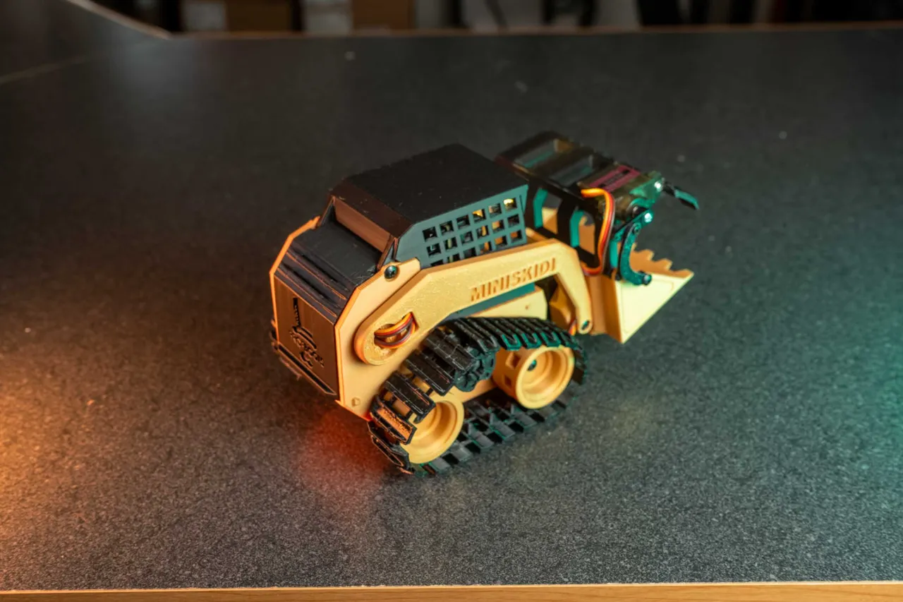 3D Printed RC SkidSteer V3.0 view 4