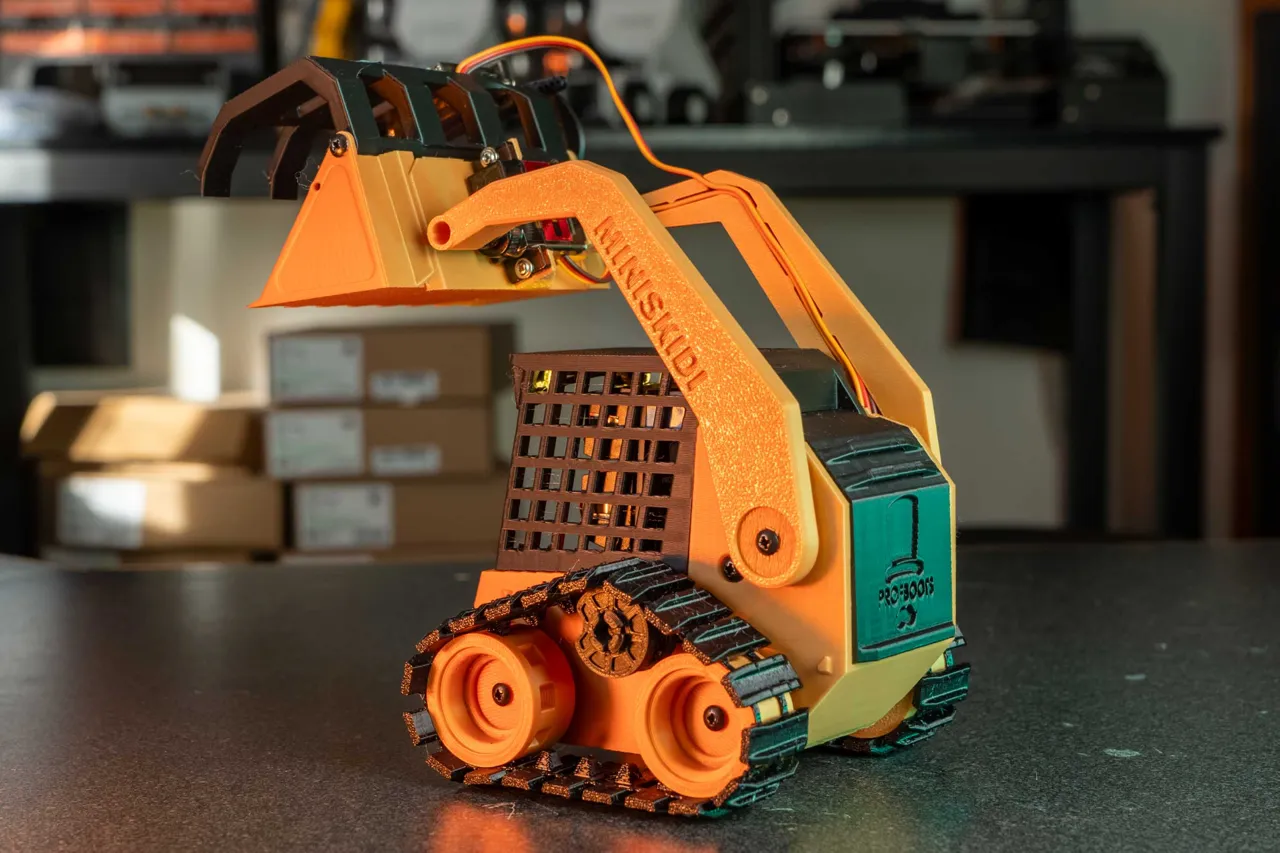3D Printed RC SkidSteer V3.0 view 3