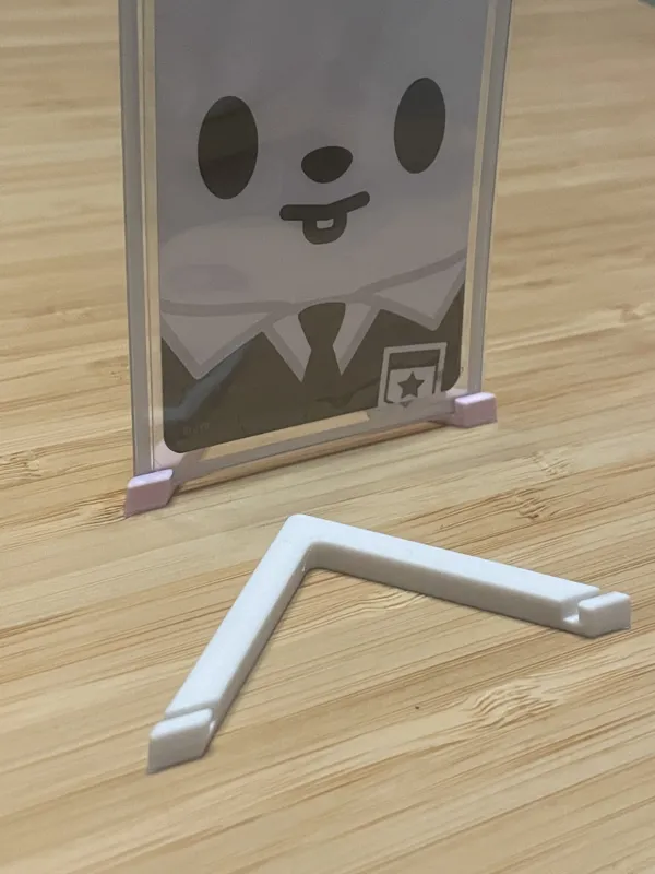 Minimalistic photo card holder