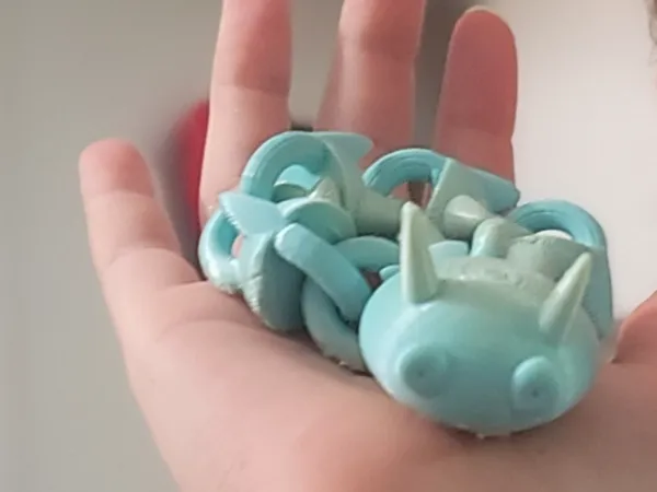 Figurine articulée rocher-dragon
