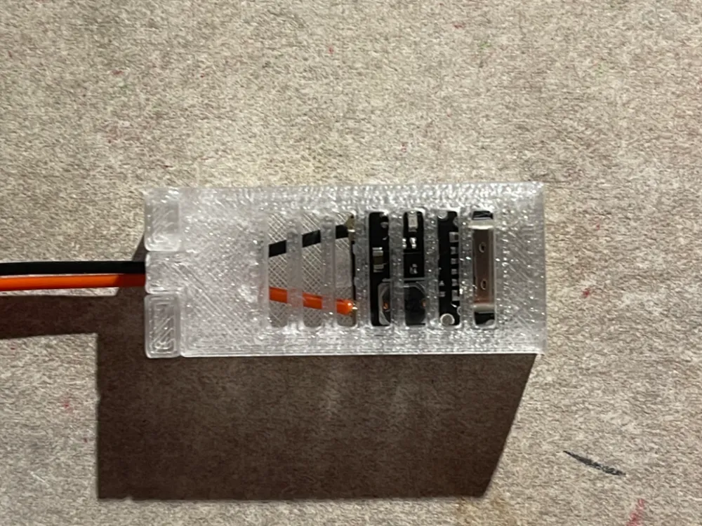 Kleines TP4056 1A USB-C GEHÄUSE – Kostenloses 3D-Druckmodell – MakerWorld