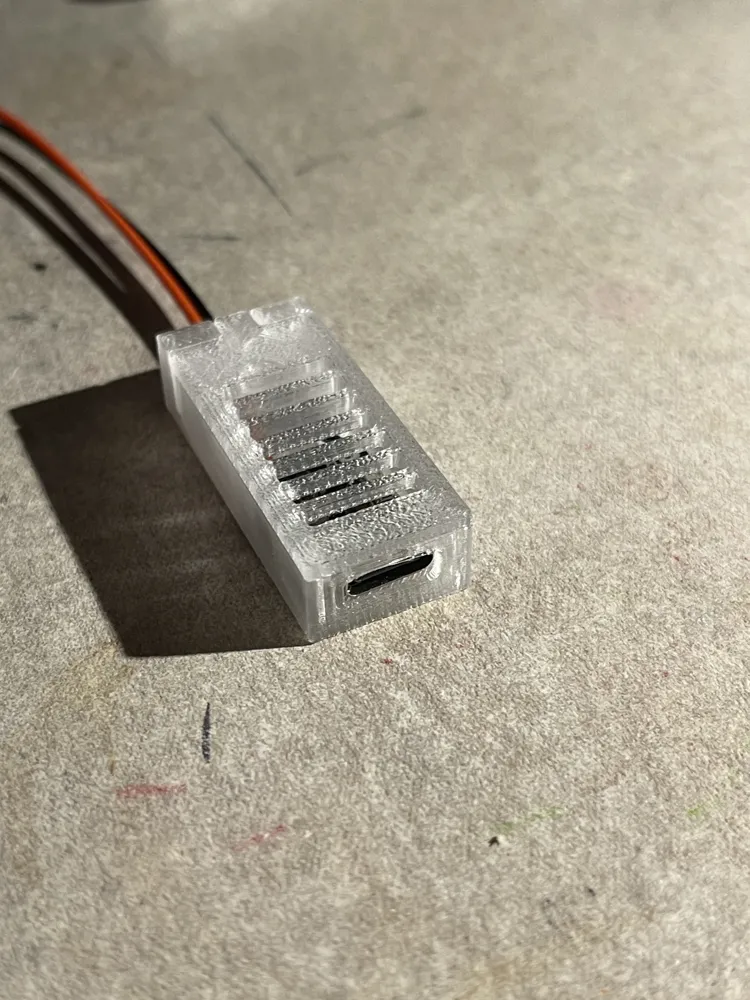 Kleines TP4056 1A USB-C GEHÄUSE – Kostenloses 3D-Druckmodell – MakerWorld