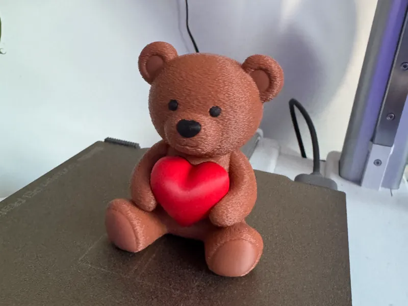 Cute Teddy Bear Holding a Heart | No AMS |