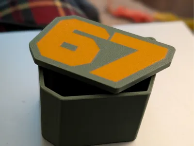 67 Box with Lid