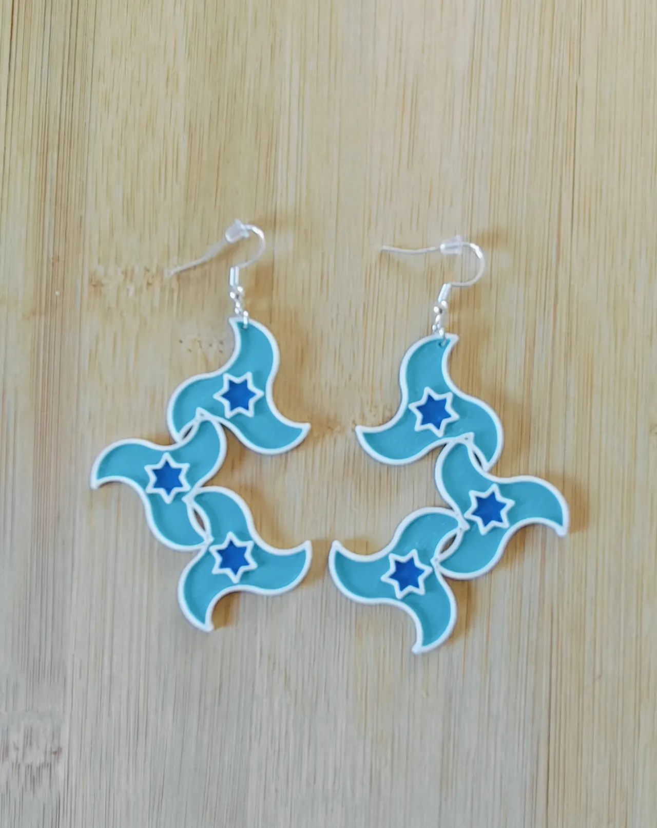 Pajarita nazarí earring view 2