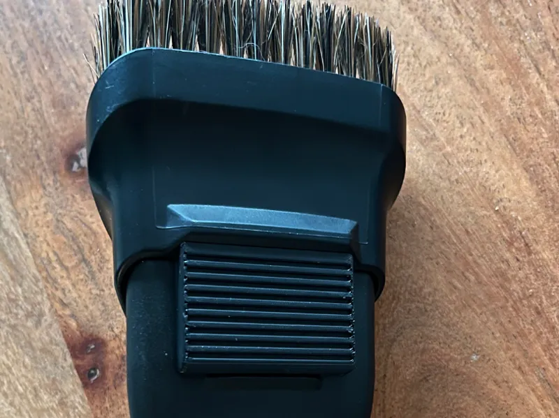 Bosch Unlimited 2in1 Möbelbürste Verriegelung