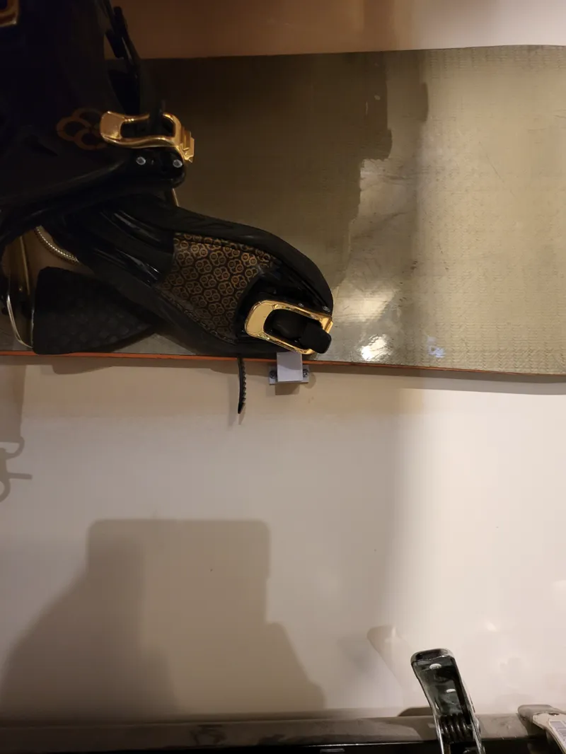 Snowboard Wall Mount with Closing Top