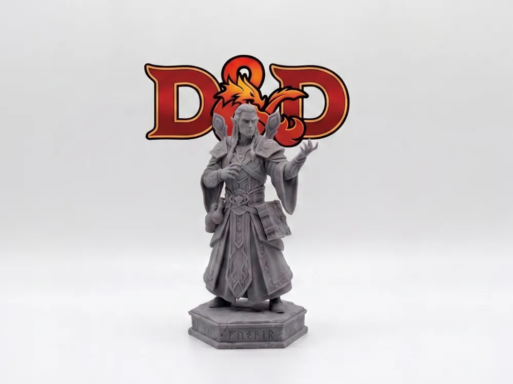 Figura decorativa: Highly Detailed Elf Wizard Miniature. Referencia del modelo original.