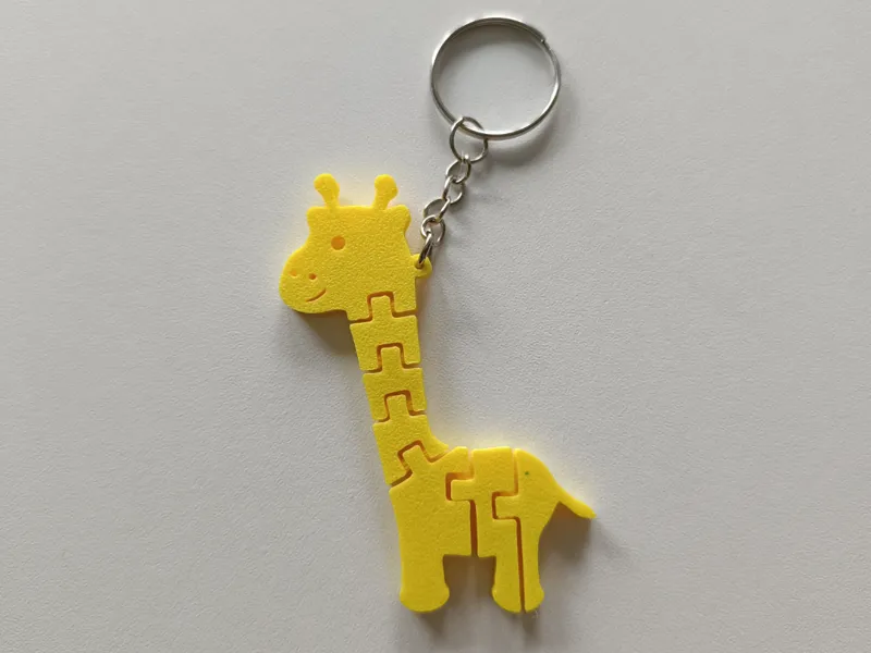 Flexi giraffe keychain / pendant