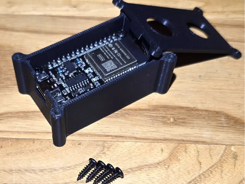 ESP32 Holding Box